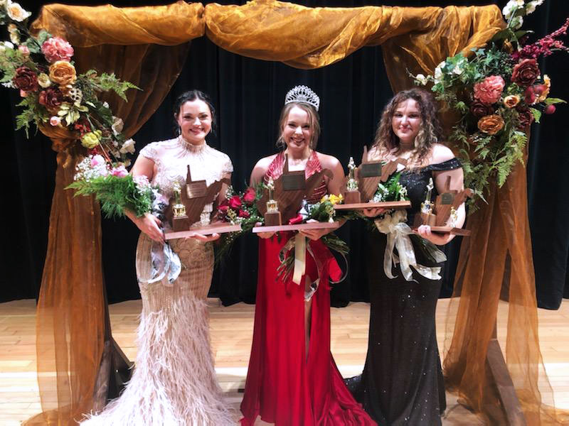 Pictured from left: Haleigh Henderson (First Runner-Up), Natalie Keim (2021 JM Queen / Miss Congeniality) and Hannah Lynch (Second Runner-Up / Miss Congeniality).